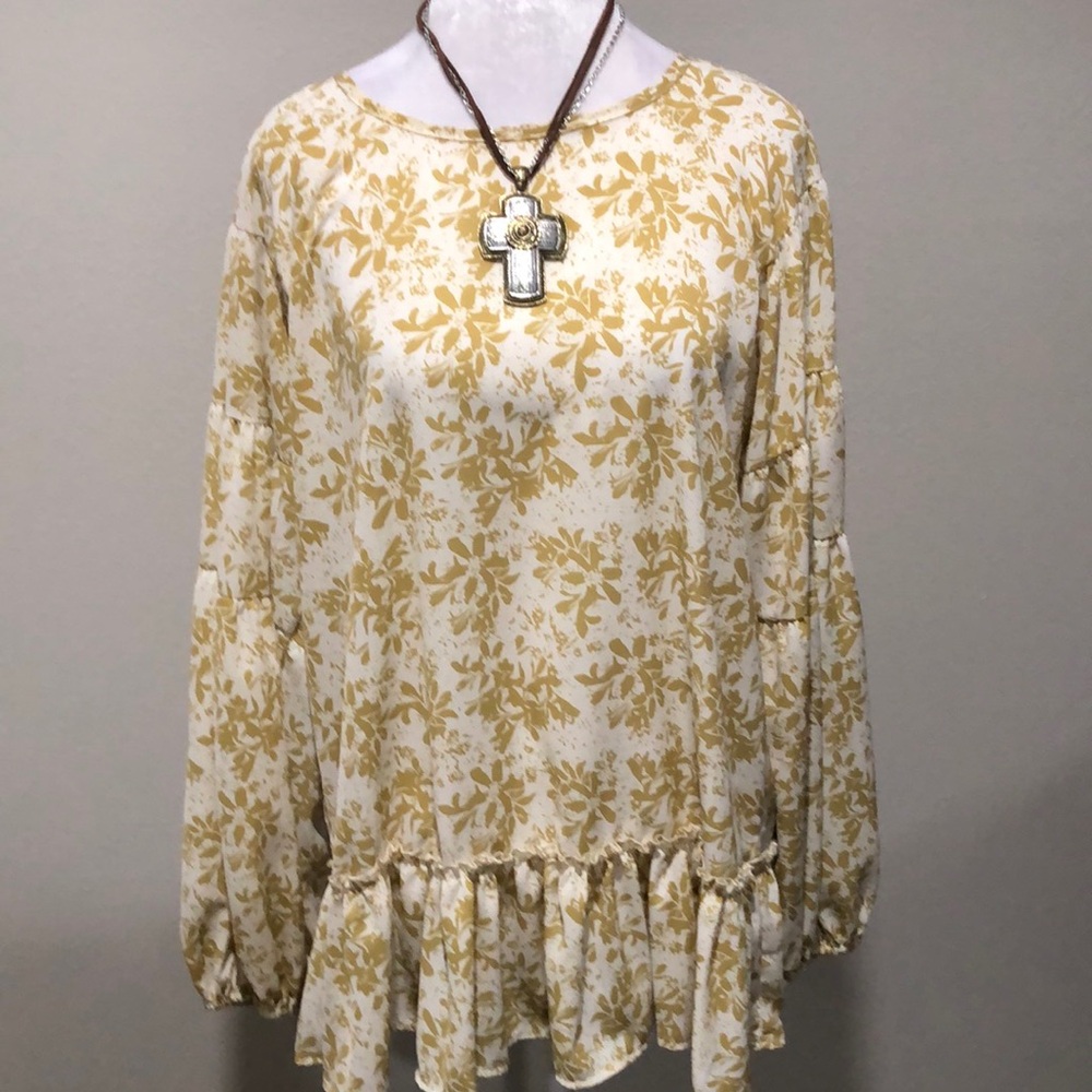 Hailey & Co baby doll ruffle top with balloon sleeves S M